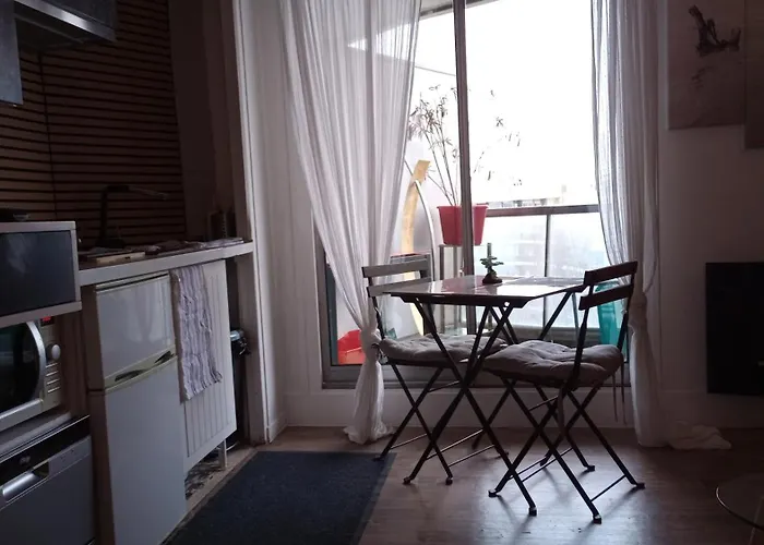 Meuble Vue Tour Eiffel Et Paris דירה *